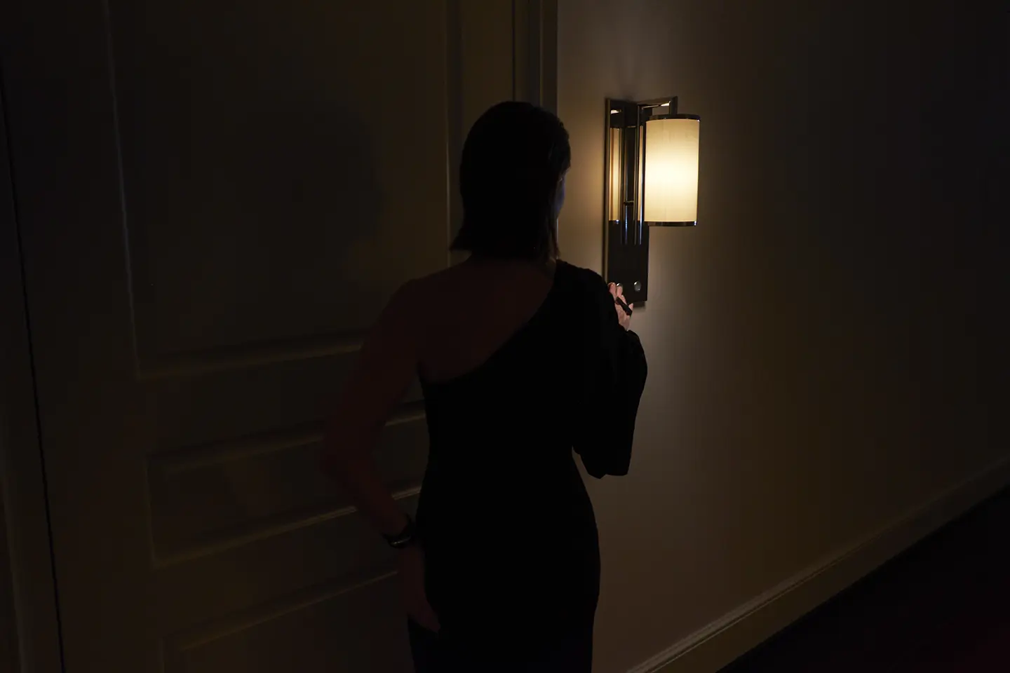 yvonne reichmuth walking through the room hallway at the dolder grand